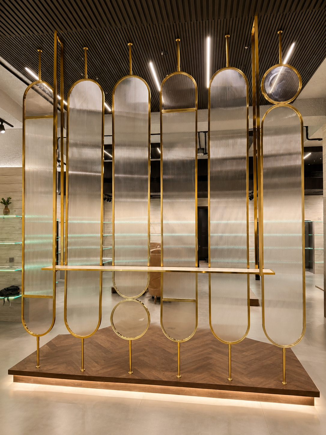 Capsule Cascade Gold PVD Fluted Glass Partition